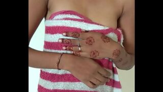 सलवार कमीज उतारकर भाभी ने दिखाए बड़े बूब्स और काली चूत