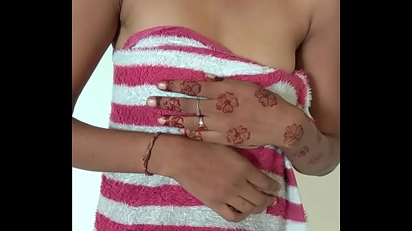 सलवार कमीज उतारकर भाभी ने दिखाए बड़े बूब्स और काली चूत