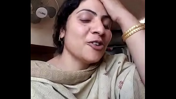 पंजाबी लड़की को स्कूल के दोस्त ने चोदते हुए इंडियन बीएफ बनाई