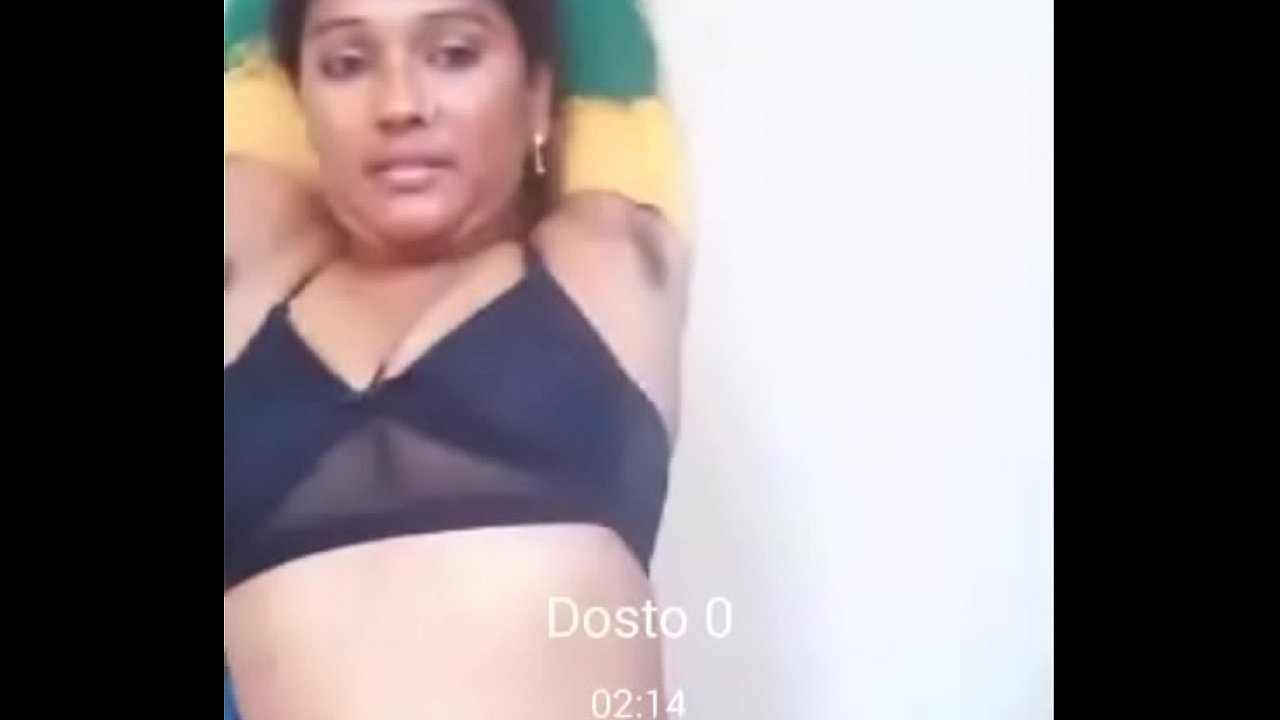 वीडियो कॉल में भोसडा दिखाया हॉट विलेज भाभी ने