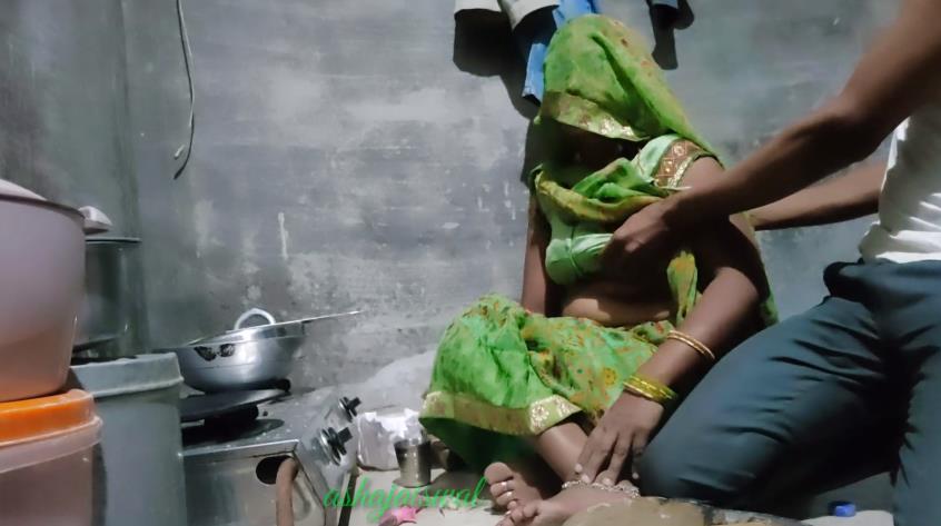 Rasoi Ghar Mein Choda Jija Ne Sali