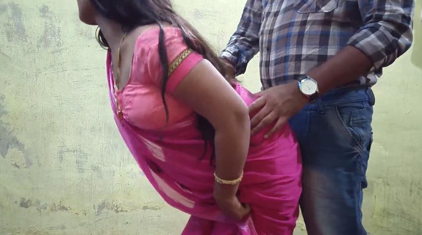 Pink Saree-Wearing Bhabhi’s Ragad Kar Chod Diya