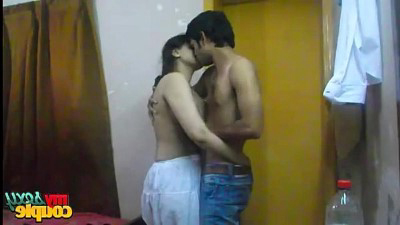 देसी वीडियो: इंडियन कपल की मस्त स्मूचिंग सेक्स मस्ति – देसी सेक्सी मंस