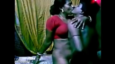 साड़ी मैं भाभी को पडोसी ने बड़े लुंड से पेल दिया (सेक्स वीडियो)